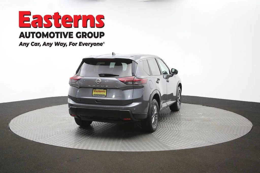 Used 2024 Gray Nissan S image 39