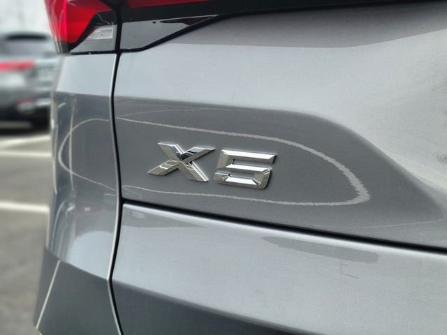 Used 2026 Gray BMW xDrive40i image 11