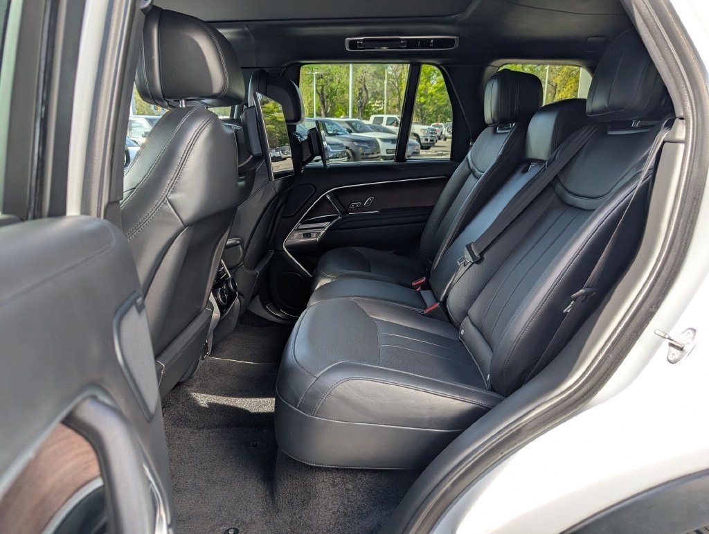 Used 2023 Fuji White Land Rover Autobiography image 27