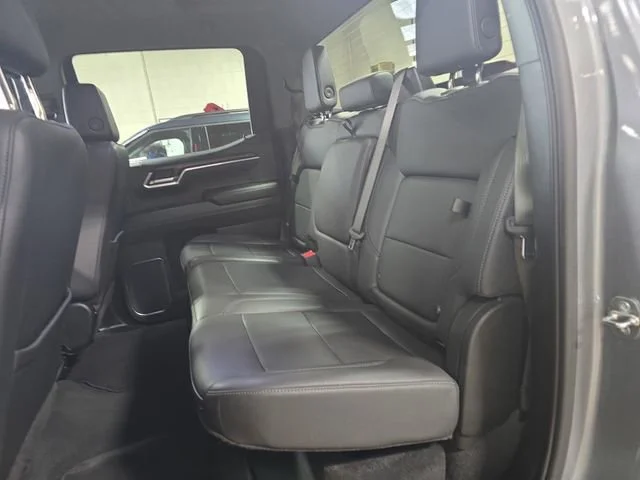 2024 GMC Sierra 1500 SLT - Photo 17