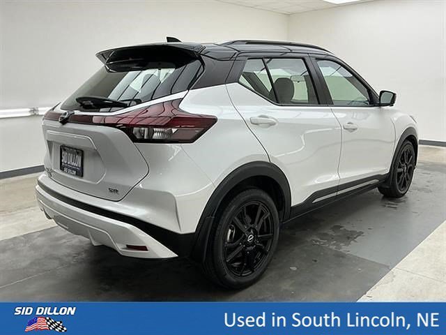 Used 2022 Aspen White Tricoat/Super Black Nissan SR image 4