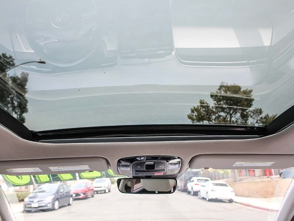 Used 2024 White Hyundai Limited image 17