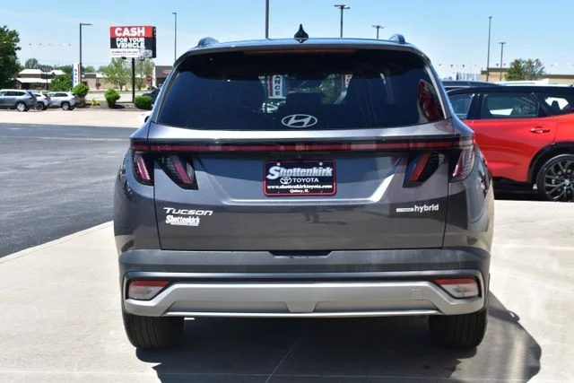 Used 2025 Gray Hyundai SEL Convenience image 6