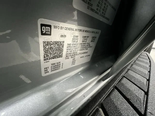 New 2026 Sterling Metallic GMC AT4 image 36