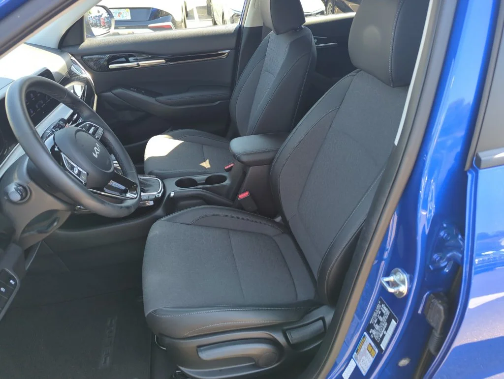 Used 2025 Blue Kia S image 12