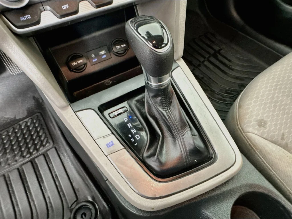 Used 2020 Black Hyundai SEL image 18
