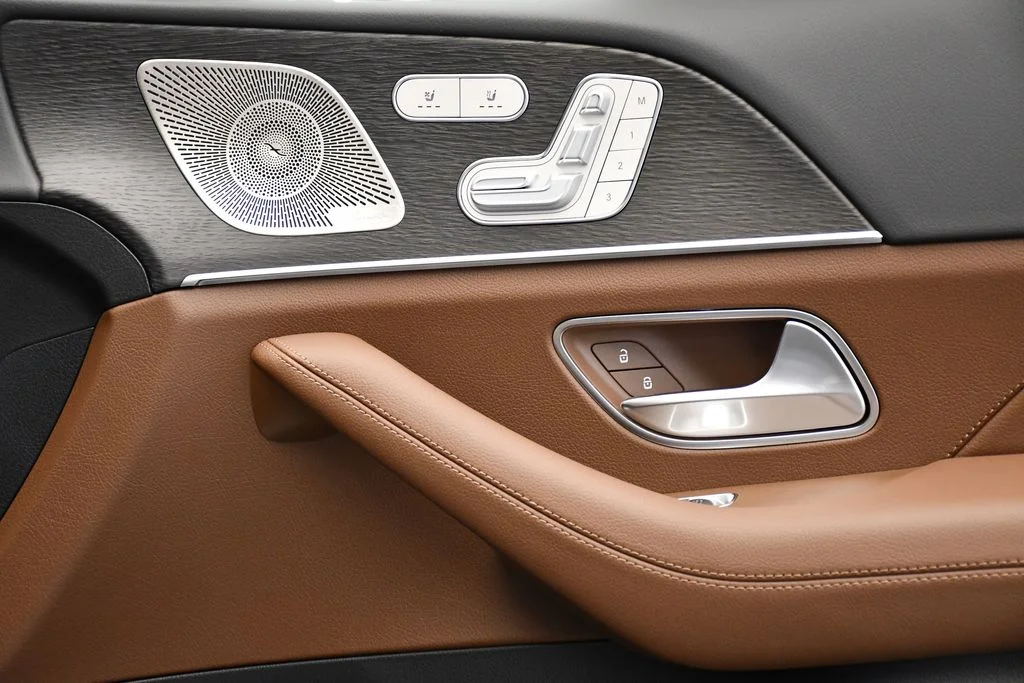 2025 Mercedes-Benz GLS Base - Photo 46
