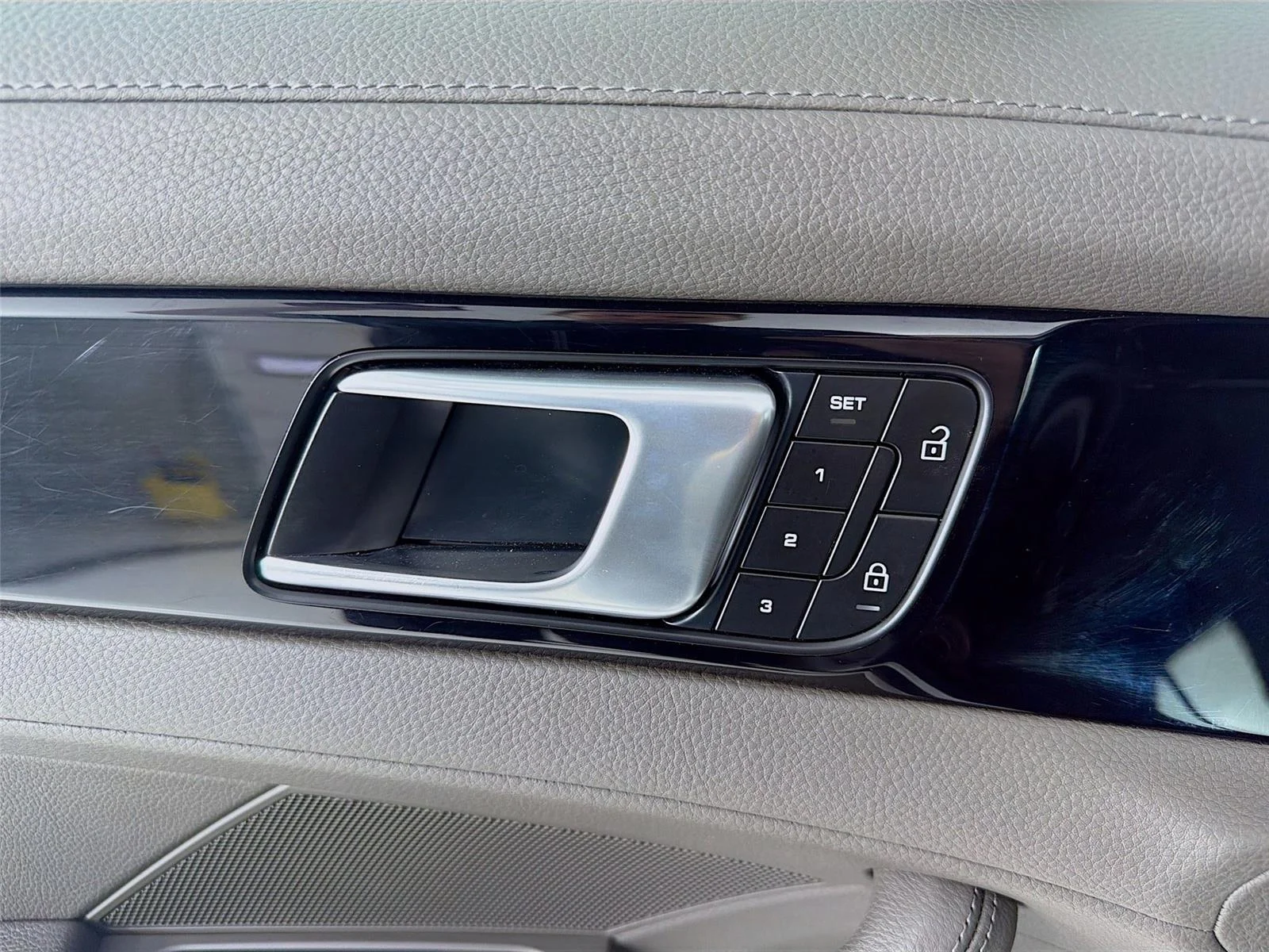 2023 Porsche Panamera Platinum Edition - Photo 7