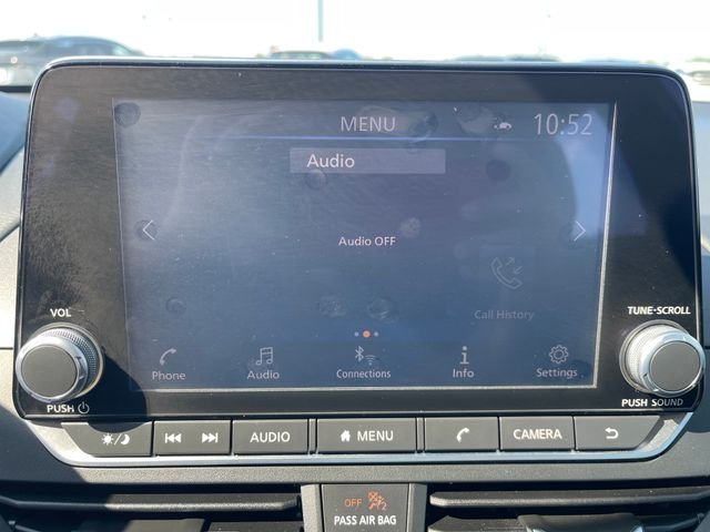 Used 2025 White Nissan 2.5 SV image 21