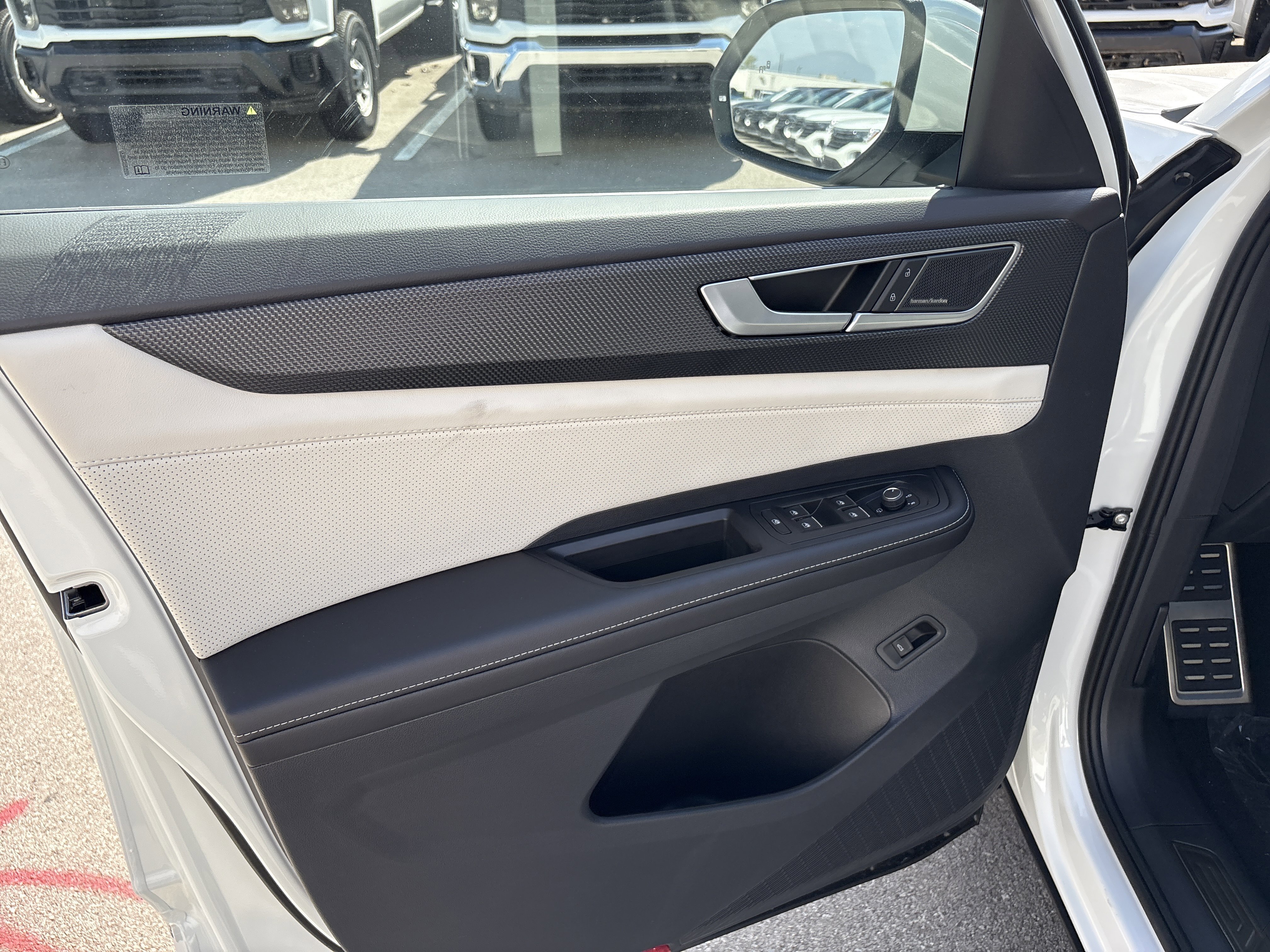 2026 Volkswagen Atlas Cross Sport SEL Premium R-LINE - Photo 10