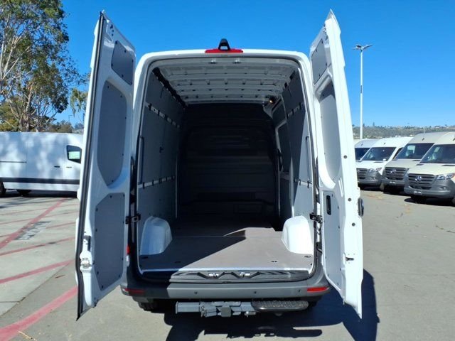 New 2026 Arctic White Mercedes-Benz Cargo 144 WB image 20