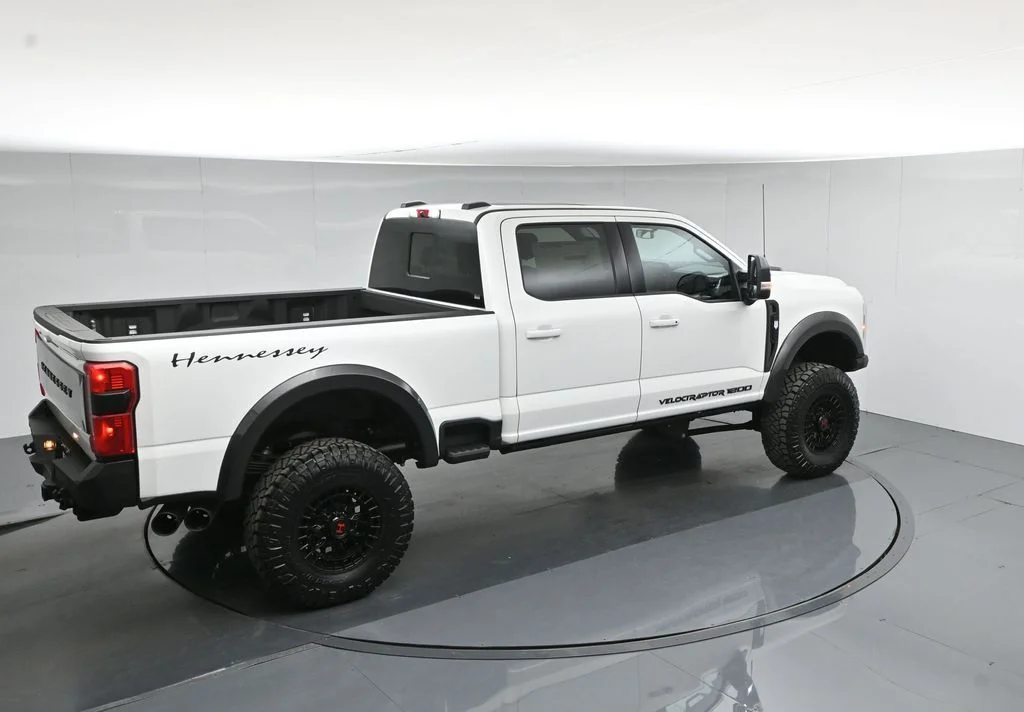 New 2026 Star White Metallic Tri-Coat Ford Lariat image 44