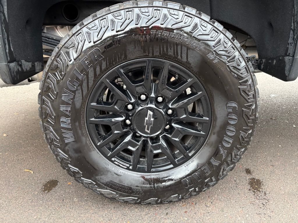 Used 2026 Gray Chevrolet ZR2 image 5
