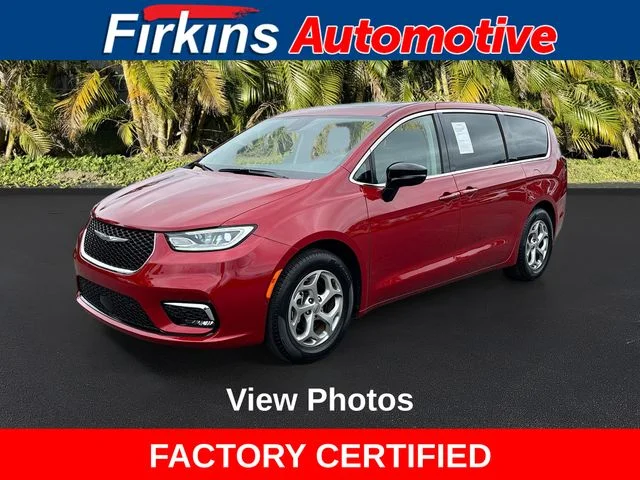2024 Chrysler Pacifica Limited's photo