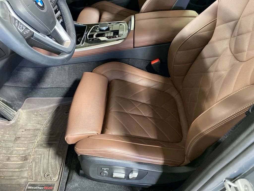Used 2024 Gray Metallic BMW xDrive40i image 9