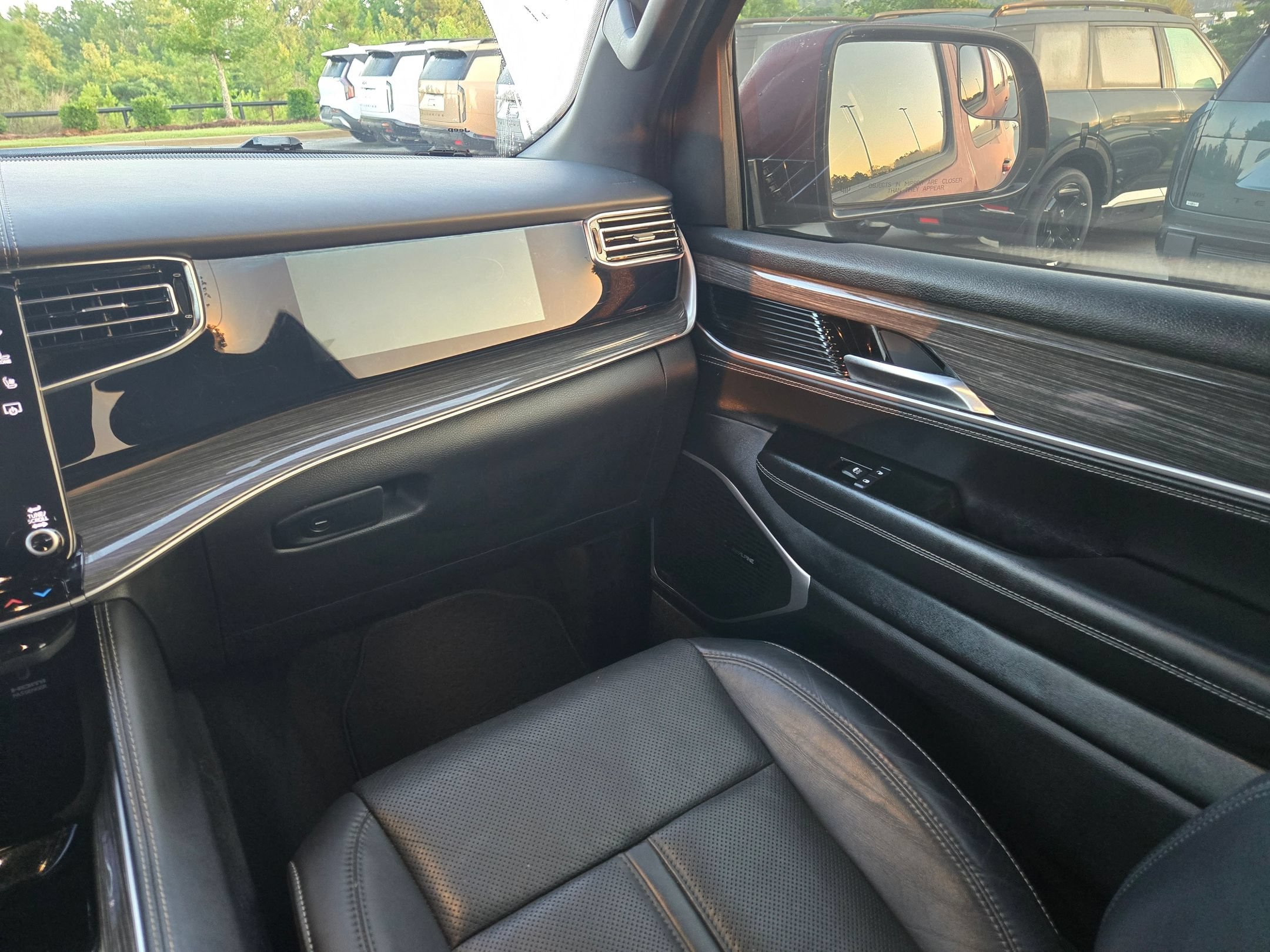 Used 2022 Velvet Red Pearlcoat Jeep Series II image 11