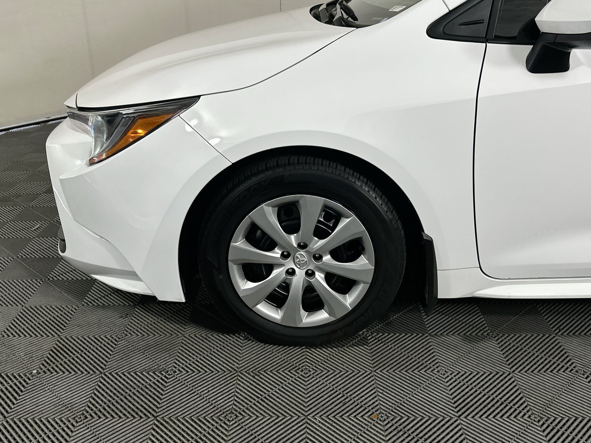 Certified Used 2025 Ice Toyota LE image 11