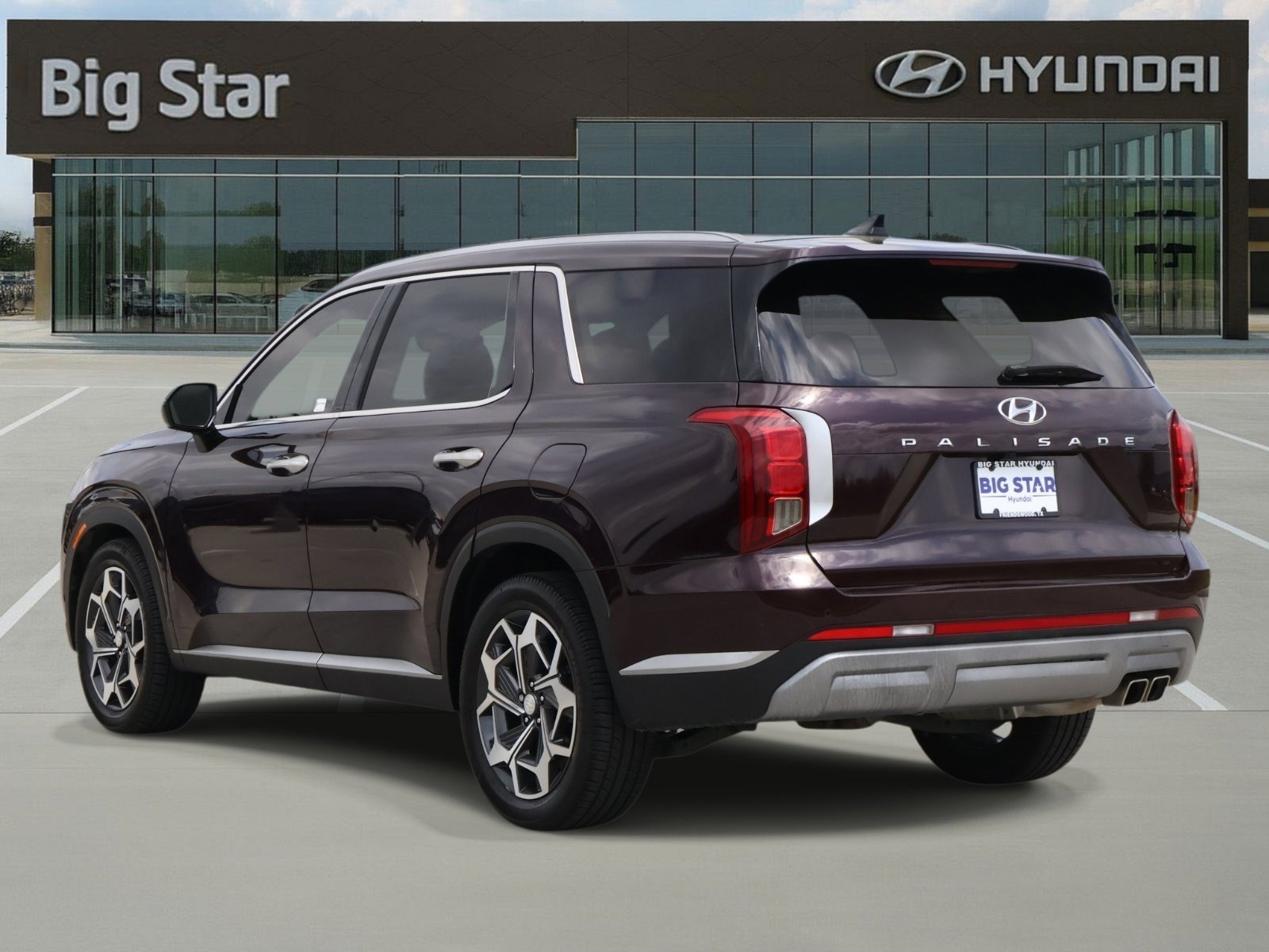 Used 2023 Sierra Burgundy Hyundai SEL image 3