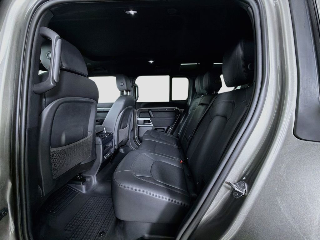 Used 2023 Silver Land Rover S image 25
