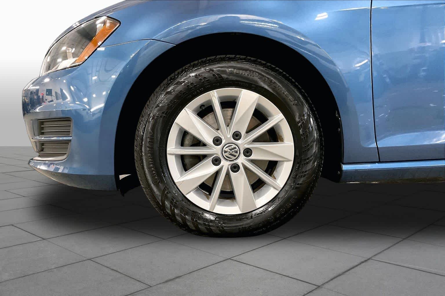 Used 2016 Silk Blue Metallic Volkswagen TSI S image 11