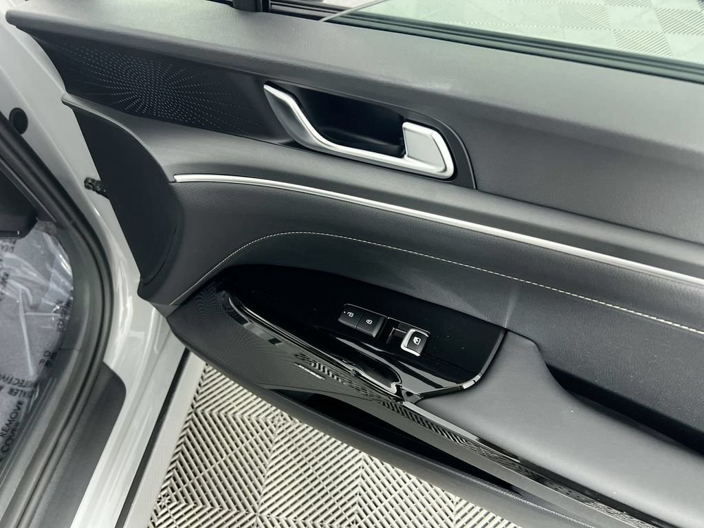 New 2026 Wolf Gray Kia GT-Line FWD image 27