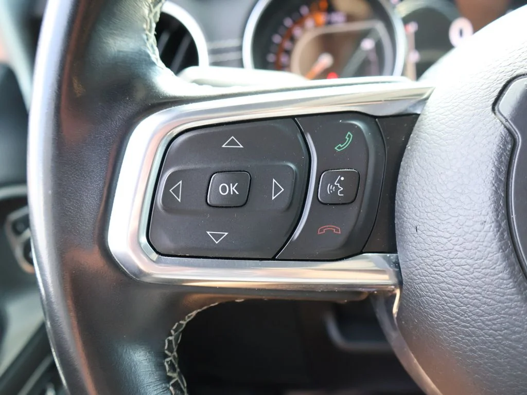 Used 2022 Silver Jeep Overland image 24