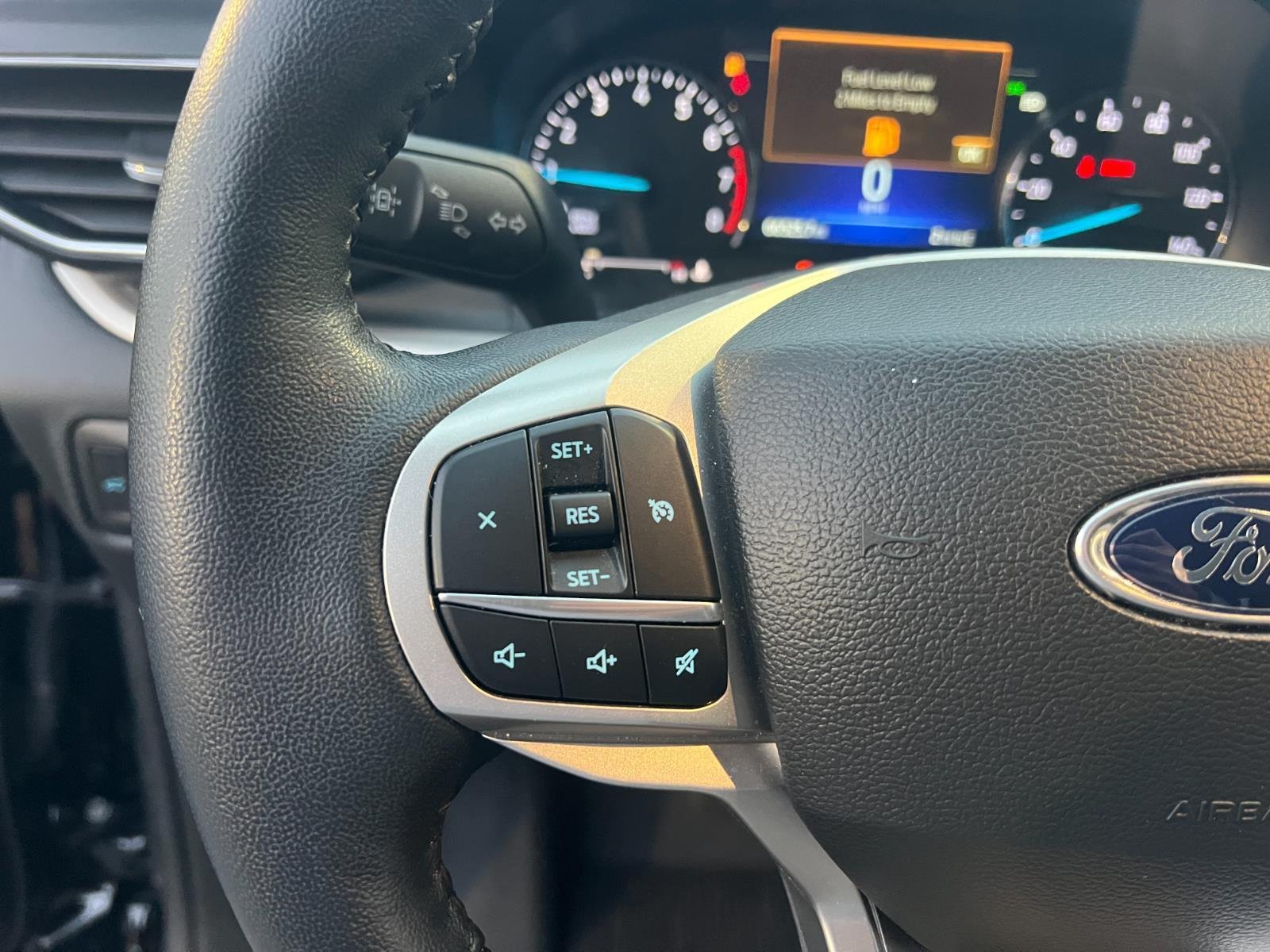 Used 2023 Agate Black Ford XLT image 22