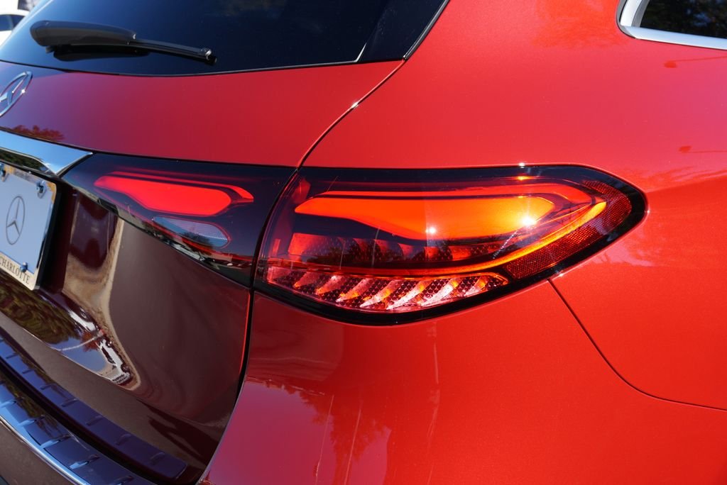 Used 2026 Patagonia Red Metallic Mercedes-Benz GLC 300 image 16