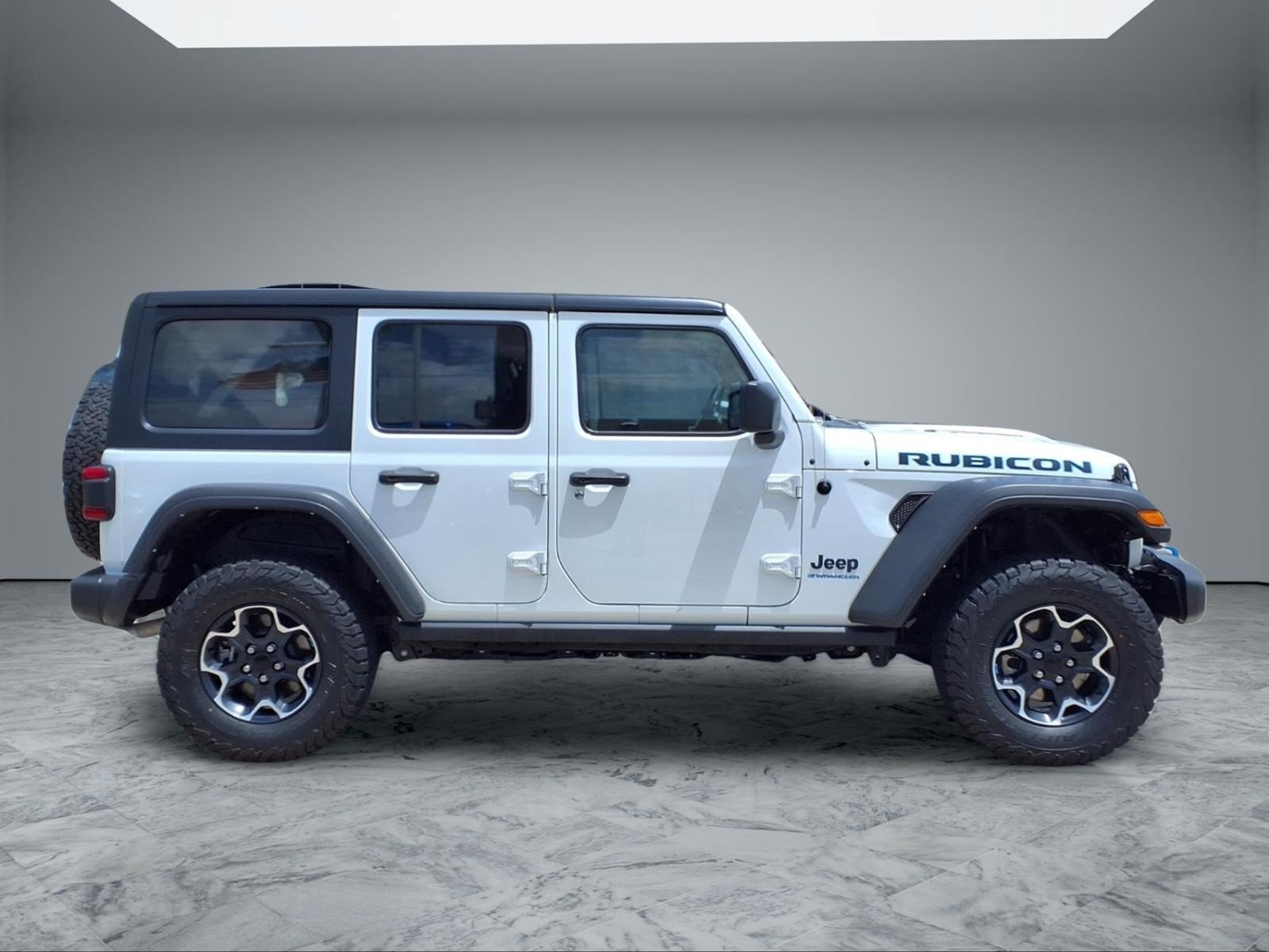 Used 2023 Bright White Clearcoat Jeep Rubicon image 8
