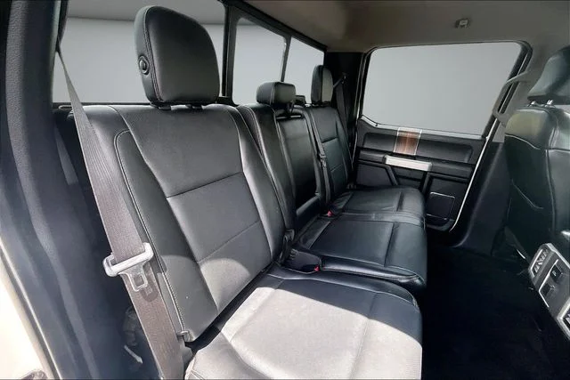 Used 2015 White Platinum Tri-Coat Metallic Ford Lariat image 26