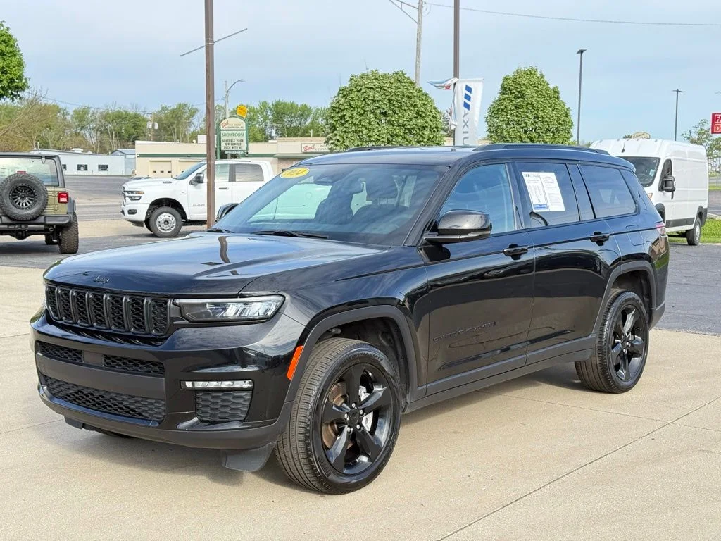 Used 2024 Black Jeep Limited image 3