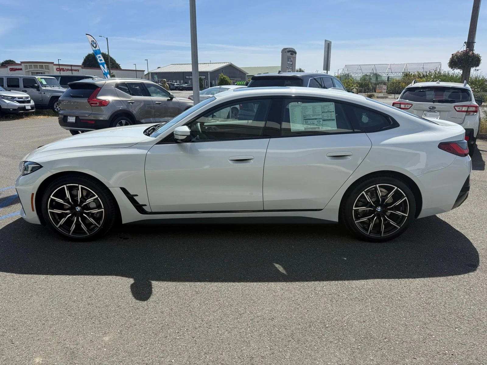 New 2026 Mineral White Metallic BMW xDrive40 image 4