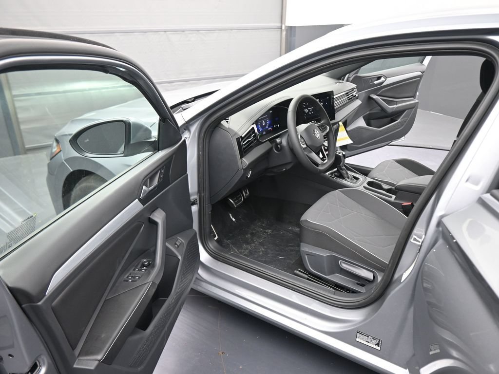Used 2026  Volkswagen 1.5T Sport image 40