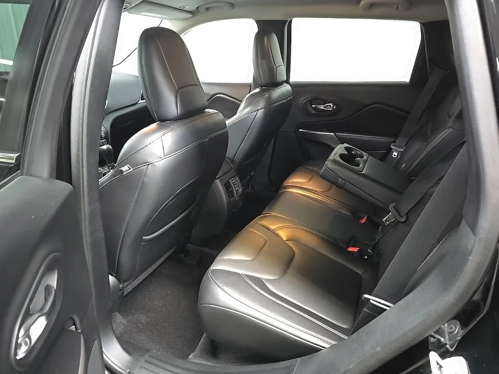 Used 2019 Black Jeep Limited image 31