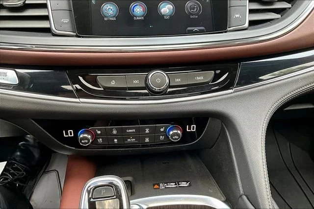 Used 2018 White Frost Tricoat Buick Avenir image 15