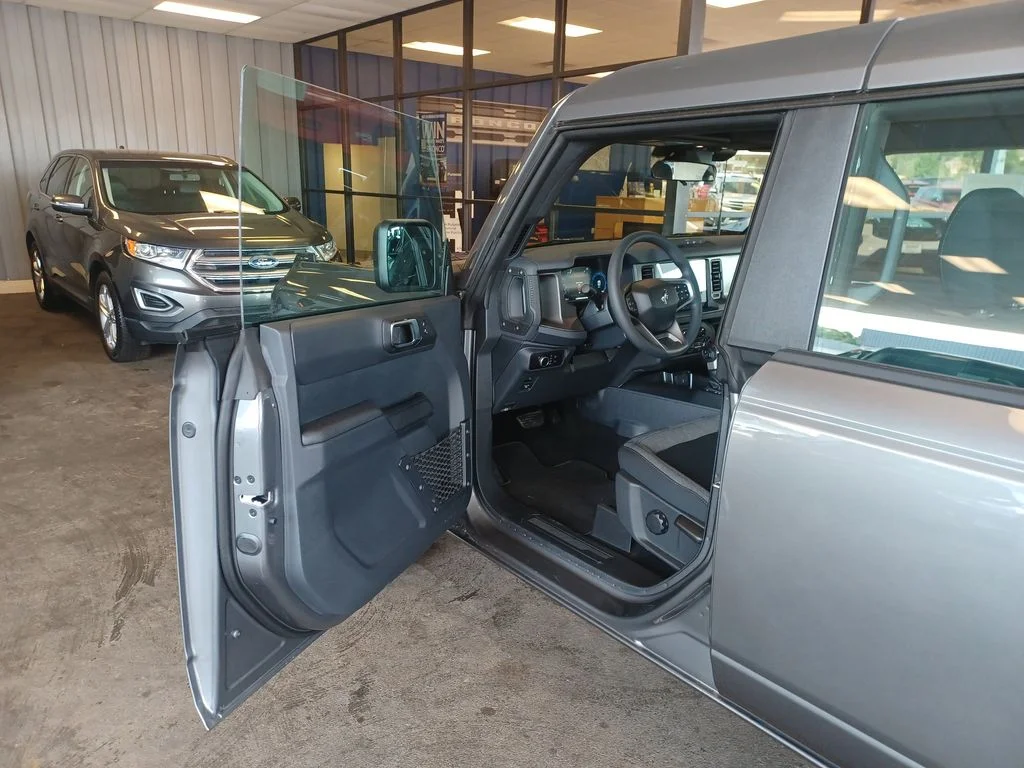 2025 Ford Bronco 4-Door Base - Photo 8