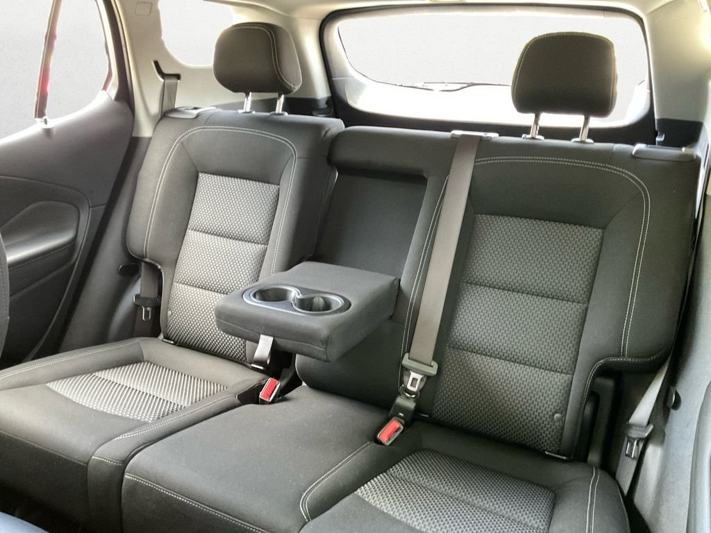 Used 2022 Black GMC SLE image 9