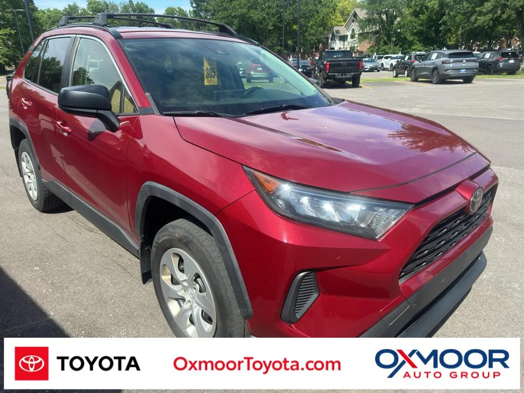 2019 Toyota RAV4 LE AWD's photo
