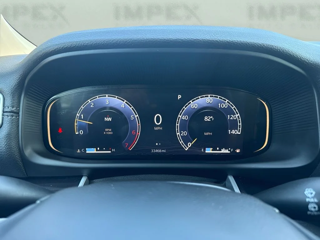Used 2024 Gray Jeep Base image 22