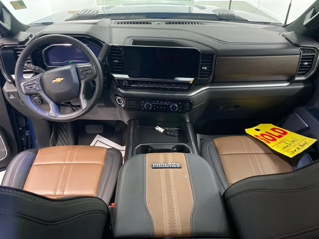 Used 2025 Blue Chevrolet High Country image 20