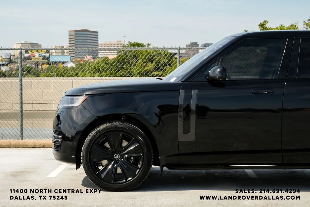 Used 2023 Black Land Rover SE image 10