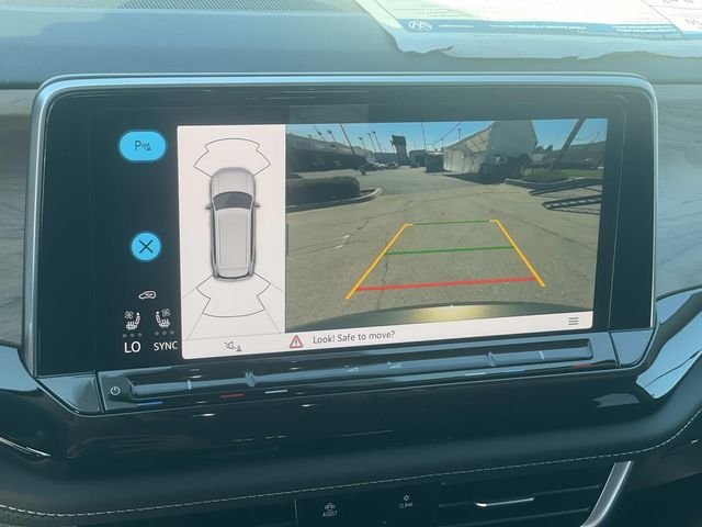New 2026 Green Volkswagen SE w/Technology image 11