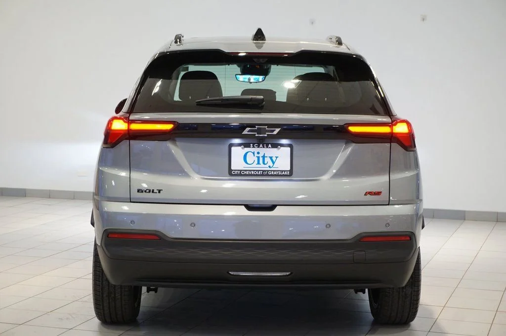 2027 Chevrolet Bolt RS - Photo 7