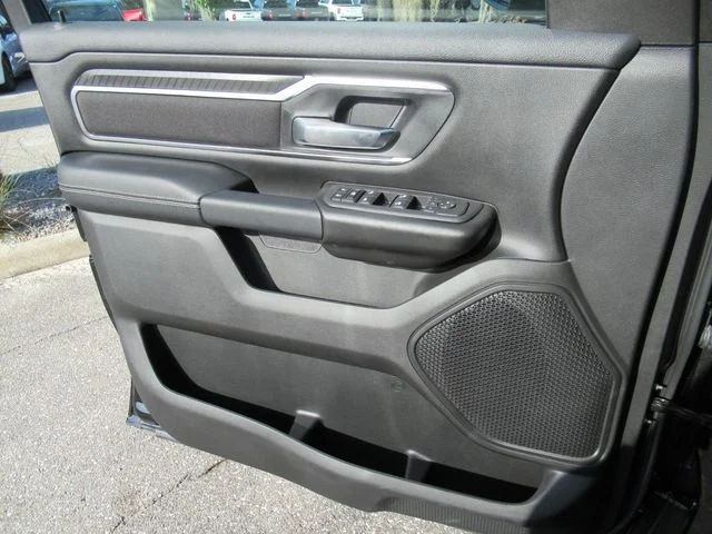 New 2026 Diamond Black Crystal Pearl-Coat Exterior Paint RAM Big Horn/Lone Star image 19