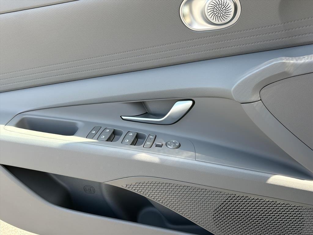 New 2026 Serenity White Pearl Hyundai SE image 55