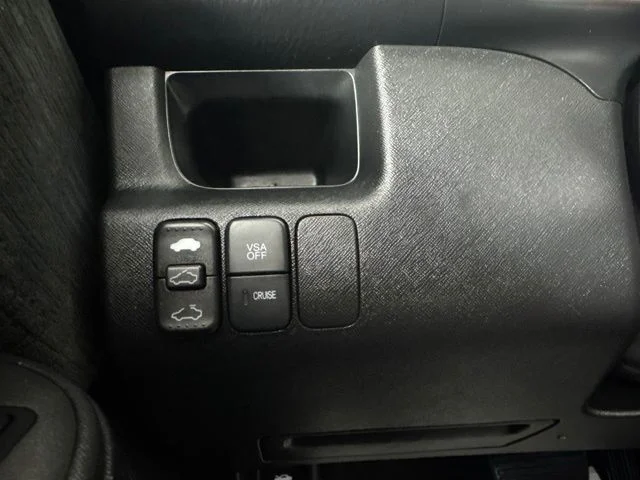 Used 2005  Honda EX image 17