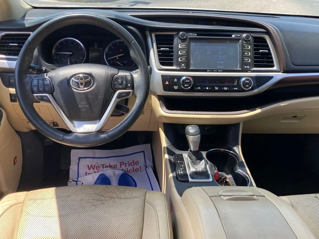 Used 2016 White Toyota Limited Platinum V6 image 10