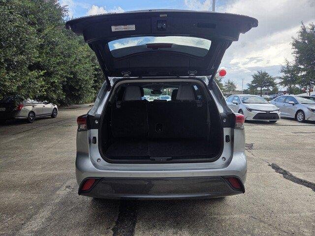 Used 2020 Celestial Silver Metallic Toyota Limited image 29
