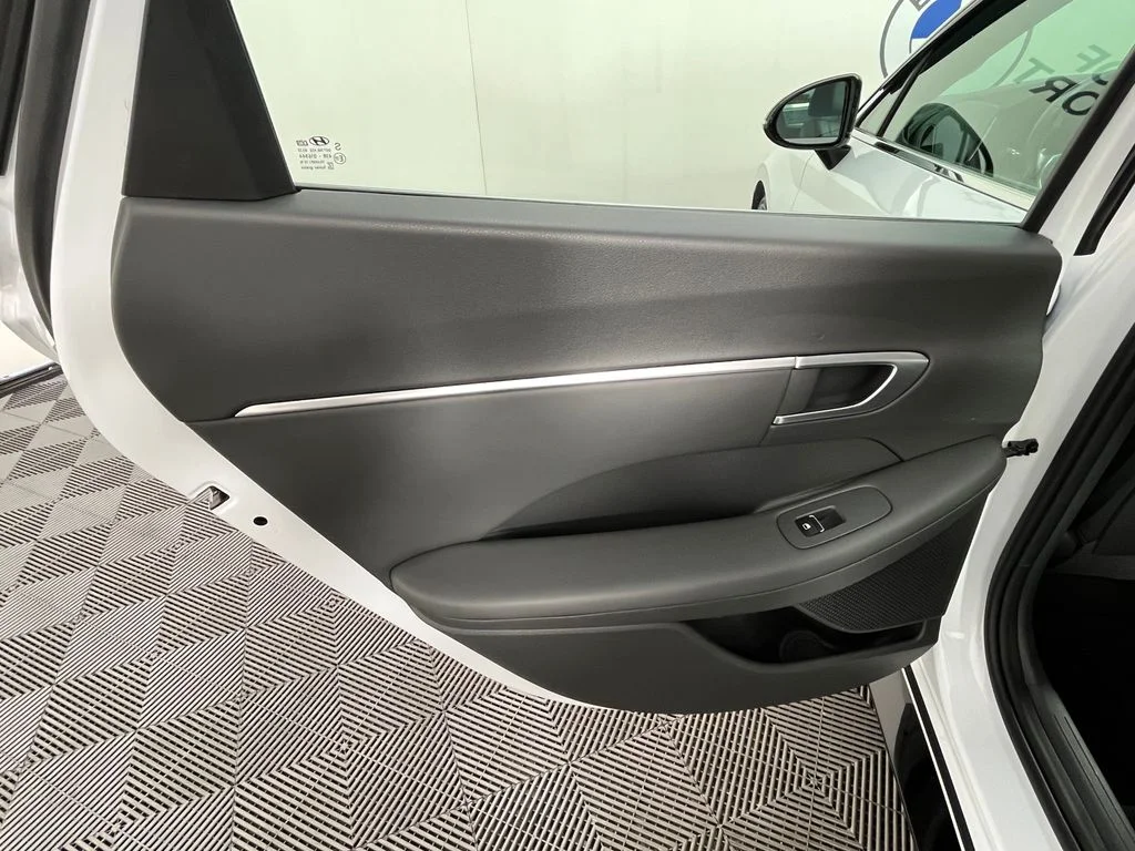 Used 2021 Gray Hyundai SEL Plus image 25