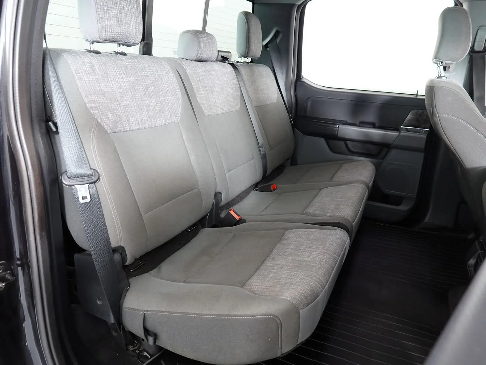 Used 2023 Agate Black Metallic Ford XLT image 15